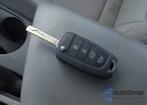 2024 Hyundai Elantra Se z USA, uszkodzony, nr VIN KMHLL4DG8RU723163